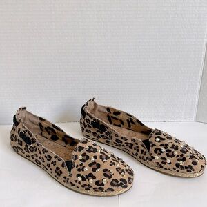 Gianni Bini women’s flats, leopard print, gold stud and rope accents, Size 7.5
